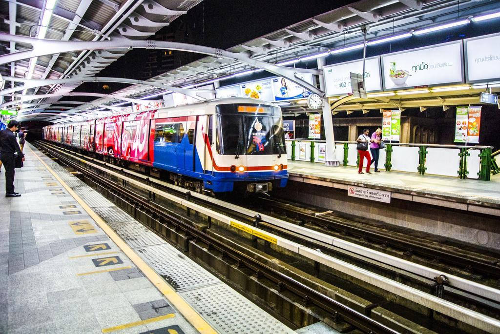 Hostel 8 Sukhumvit Soi 8 Bangkok Eksteriør bilde
